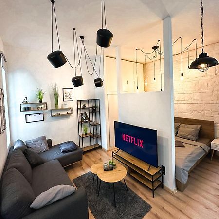 Urban Studio With Private Garden Near Andrassy Budapest Extérieur photo