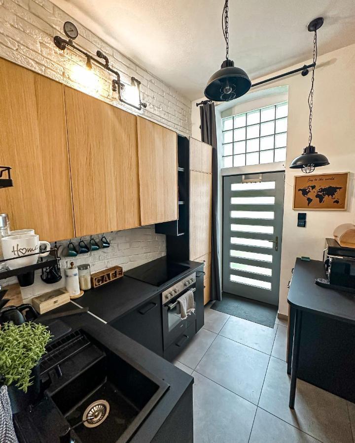 Urban Studio With Private Garden Near Andrassy Budapest Extérieur photo