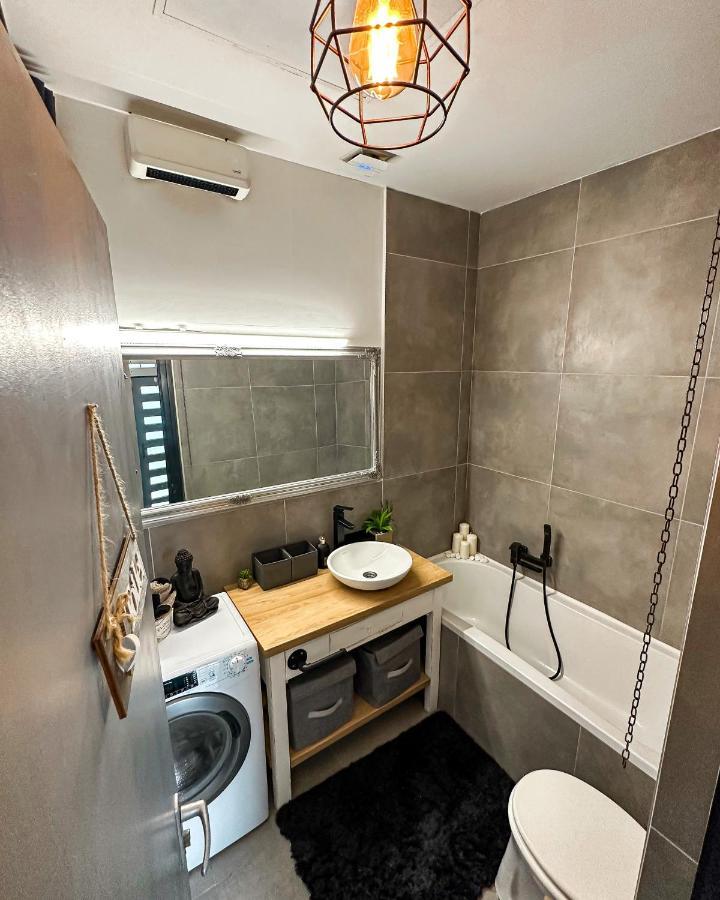 Urban Studio With Private Garden Near Andrassy Budapest Extérieur photo