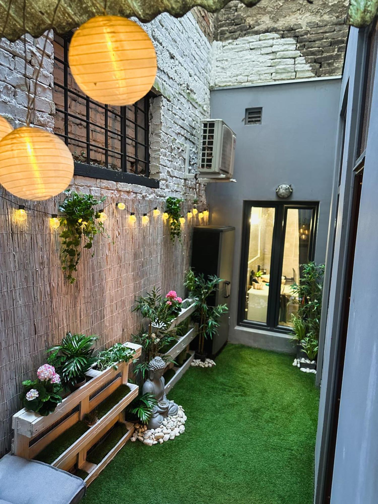 Urban Studio With Private Garden Near Andrassy Budapest Extérieur photo